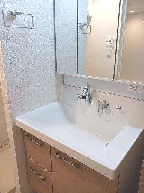 ��ʌ��������܎s������厚���V��̃A�p�[�g�̐��ʏ�