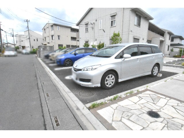 ��ʌ��������܎s�������a�c���P���ڂ̃A�p�[�g�̒��ԏ�