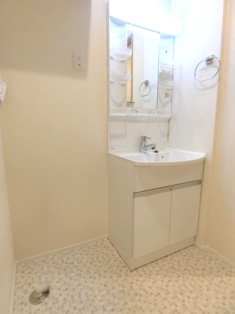 ��ʌ��������܎s�����擌��{�R���ڂ̃A�p�[�g�̐��ʏ�