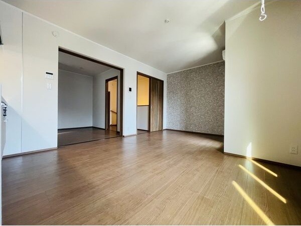 ��ʌ��������܎s�΋�厚���̃A�p�[�g�̋��ԁE���r���O