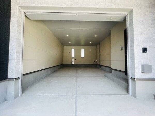 ��ʌ��������܎s�΋�厚���̃A�p�[�g�̒��ԏ�