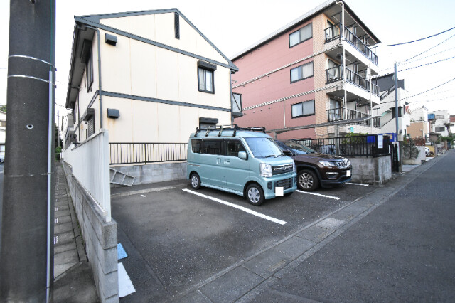 ��ʌ��������܎s������{�����R���ڂ̃A�p�[�g�̒��ԏ�