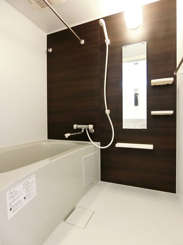 ��ʌ��������܎s��΋���̏o���̃A�p�[�g�̃o�X