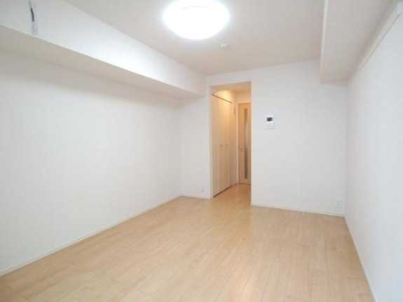 ��ʌ������s�����Q���ڂ̃A�p�[�g�̂��̑������E�X�y�[�X