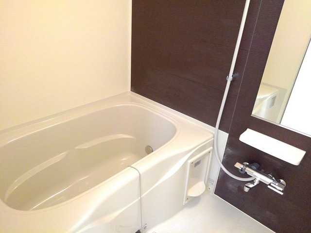 ��ʌ������s�����S���ڂ̃A�p�[�g�̃o�X