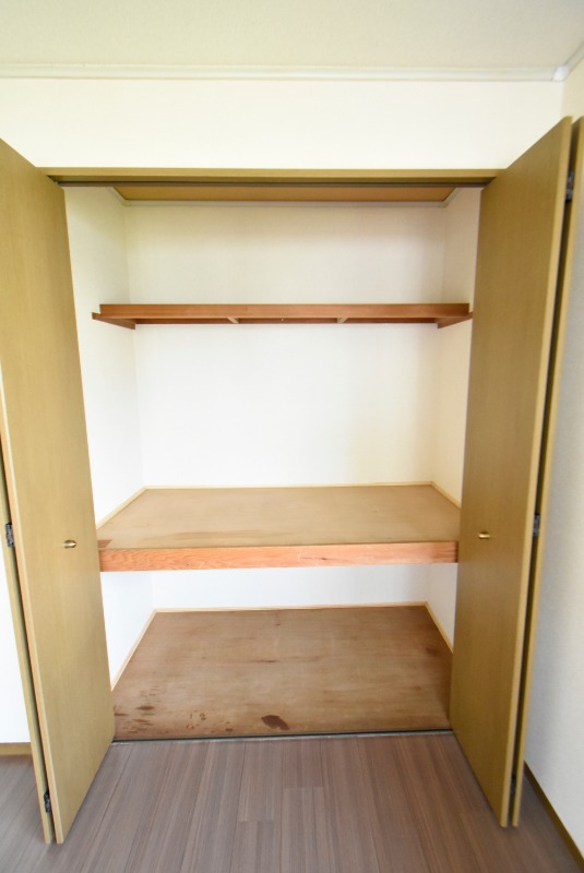 ��ʌ�����s�˒˂S���ڂ̃A�p�[�g�̎��[