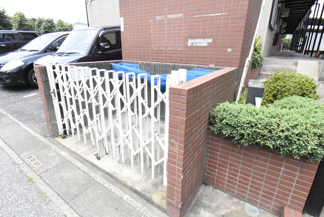 ��ʌ�����s�˒˂S���ڂ̃A�p�[�g�̂��̑�