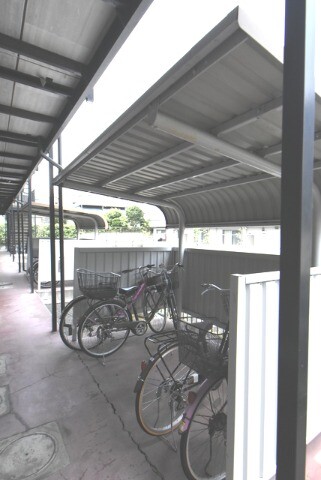 ��ʌ�����s�˒˂S���ڂ̃A�p�[�g�̂��̑�