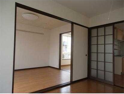 ��ʌ������s���v��̃A�p�[�g�̋��ԁE���r���O