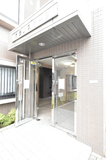 ��ʌ������s�����P���ڂ̃}���V�����̃G���g�����X