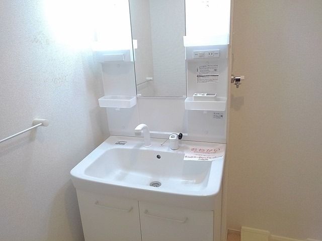 ��ʌ������s�����Q���ڂ̃A�p�[�g�̐��ʏ�