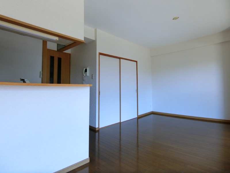 ��ʌ������s�����S���ڂ̃}���V�����̋��ԁE���r���O