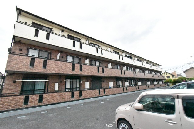 ��ʌ��z�J�s���������̃A�p�[�g�̌����O��