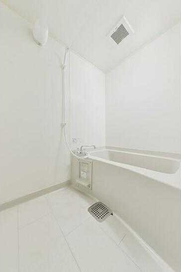 ��ʌ��������܎s�΋擌�Y�a�V���ڂ̃A�p�[�g�̃o�X