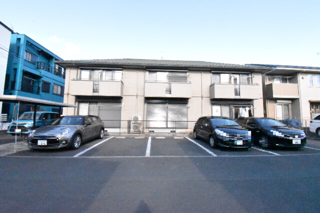 ��ʌ��z�J�s�ԎR���T����3-25�̃A�p�[�g�̌����O��