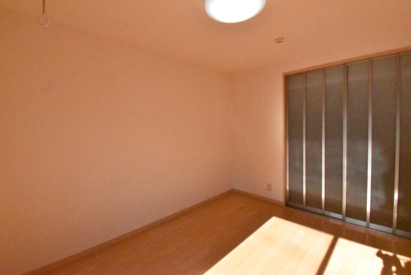 ��ʌ��z�J�s�ԎR���T���ڂ̃A�p�[�g�̋��ԁE���r���O