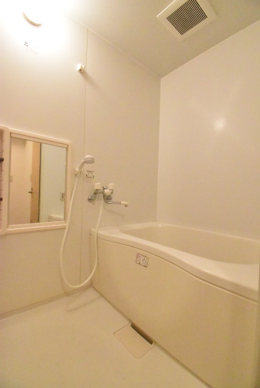 ��ʌ��z�J�s�ԎR���T���ڂ̃A�p�[�g�̃o�X