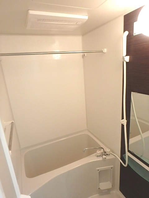 ��ʌ��������܎s��{��听���R���ڂ̃A�p�[�g�̃o�X