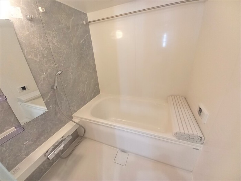 ��ʌ��z�J�s��z�J�S���ڂ̃A�p�[�g�̃o�X