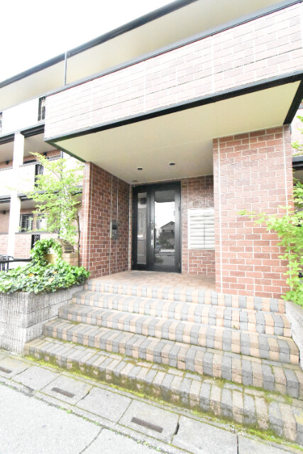 ��ʌ��z�J�s���������̃A�p�[�g�̃G���g�����X