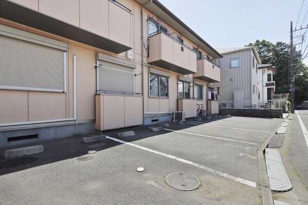 ��ʌ��������܎s�΋擌�Y�a�V���ڂ̃A�p�[�g�̒��ԏ�