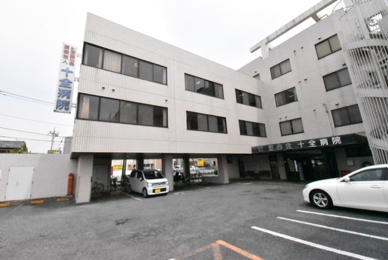 ��ʌ��z�J�s�ԎR���T���ڂ̃A�p�[�g�̎���