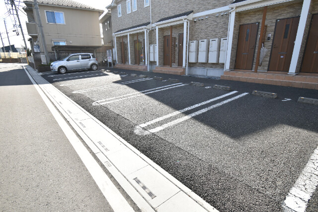 ��ʌ��������܎s����O���U���ڂ̃A�p�[�g�̒��ԏ�