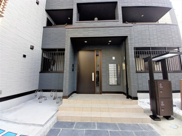 ��ʌ��z�J�s��z�J�S���ڂ̃A�p�[�g�̃G���g�����X