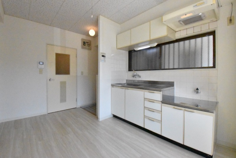 ��ʌ��������܎s�΋擌�Y�a�S���ڂ̃}���V�����̋��ԁE���r���O