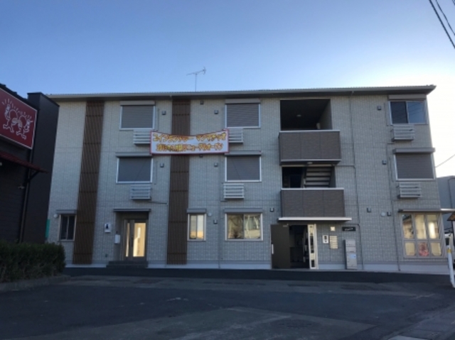 ��ʌ�����s�厚��J�{���̃A�p�[�g�̌����O��