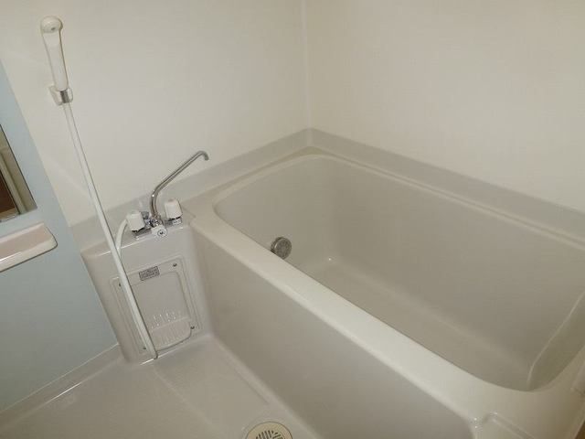 ��ʌ��@�c�s�厚�쓇�̃A�p�[�g�̃o�X