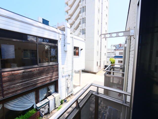 ��ʌ��z�J�s�k�z�J�S���ڂ̃A�p�[�g�̃o���R�j�[