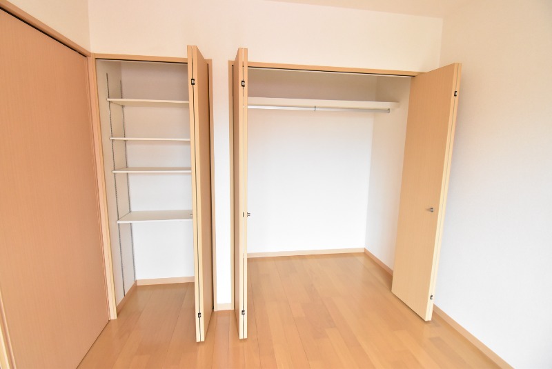 ��ʌ�����s�厚�҂̃A�p�[�g�̎��[