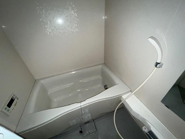 ��ʌ������s���]�P���ڂ̃}���V�����̃o�X