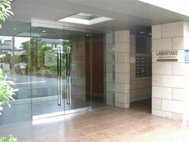 ��ʌ��������܎s�΋擌���R���ڂ̃}���V�����̃G���g�����X