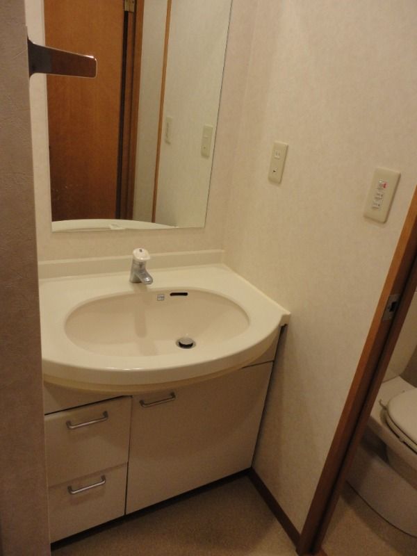 ��ʌ��������܎s��{����ؒ��Q���ڂ̃}���V�����̐��ʏ�