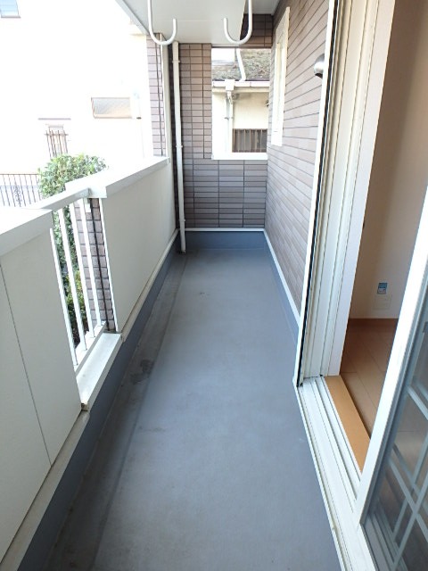 ��ʌ��������܎s����厚�����̃A�p�[�g�̃o���R�j�[