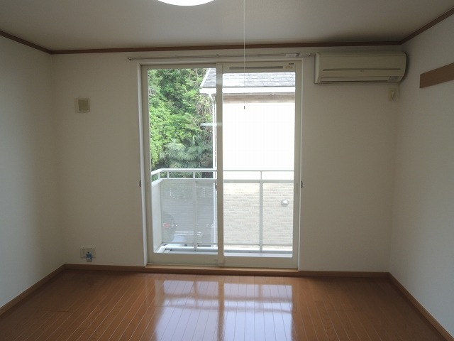 ��ʌ�����s�厚���˂̃A�p�[�g�̋��ԁE���r���O