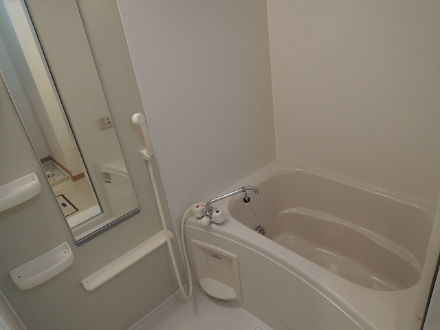 ��ʌ�����s�厚���˂̃A�p�[�g�̃o�X