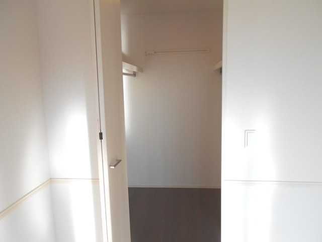 ��ʌ������s�������̃A�p�[�g�̎��[