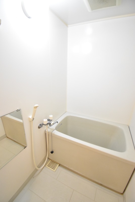 ��ʌ��z�J�s�k�z�J�Q���ڂ̃}���V�����̃o�X