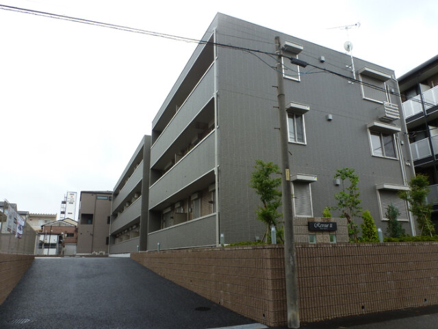 ��ʌ�����s�؂S���ڂ̃A�p�[�g�̌����O��