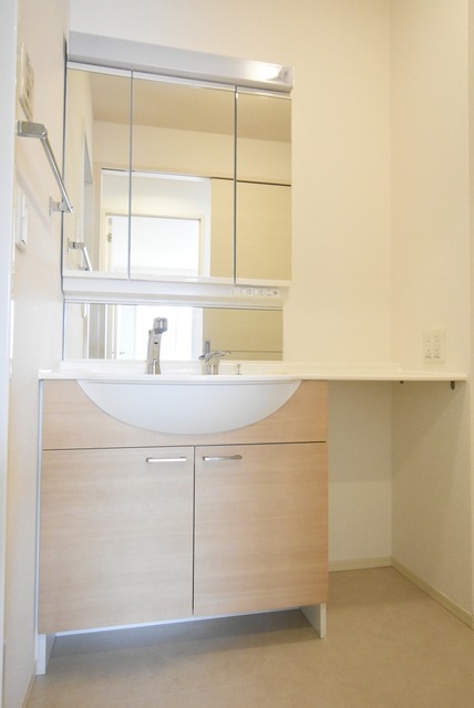 ��ʌ��������܎s����厚�w��̃A�p�[�g�̐��ʏ�