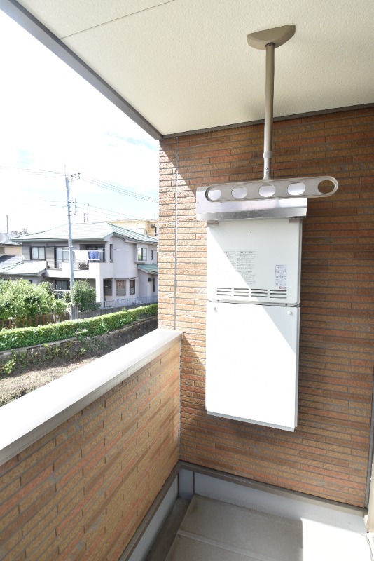 ��ʌ��������܎s��{��听���Q���ڂ̃A�p�[�g�̃o���R�j�[