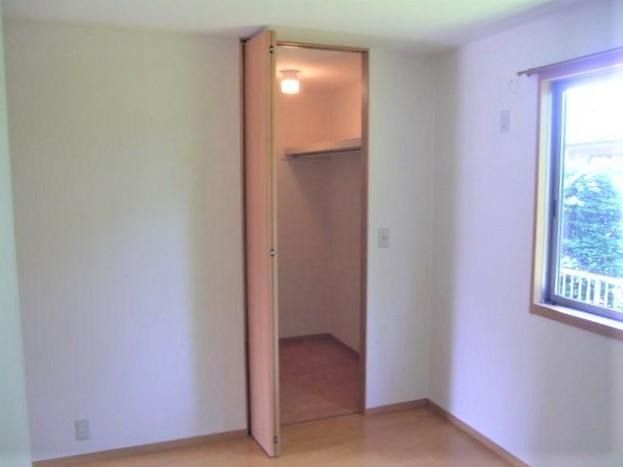 ��ʌ�����s�厚�ΐ_�̃A�p�[�g�̎��[