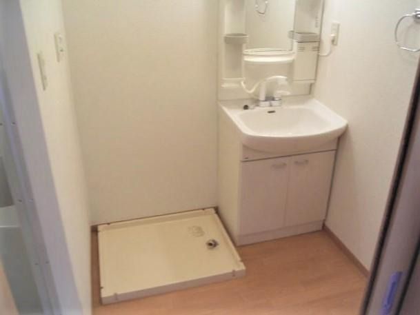 ��ʌ�����s�厚�ΐ_�̃A�p�[�g�̂��̑��ݔ�