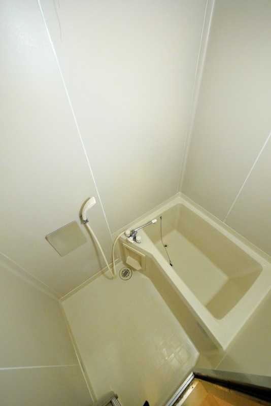 ��ʌ��������܎s�k����i���Q���ڂ̃A�p�[�g�̃o�X