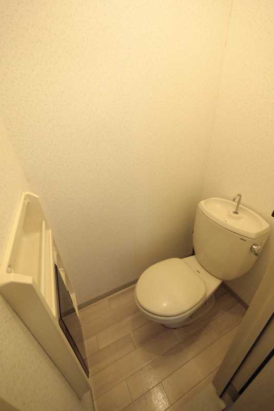 ��ʌ��������܎s�k����i���Q���ڂ̃A�p�[�g�̃g�C��