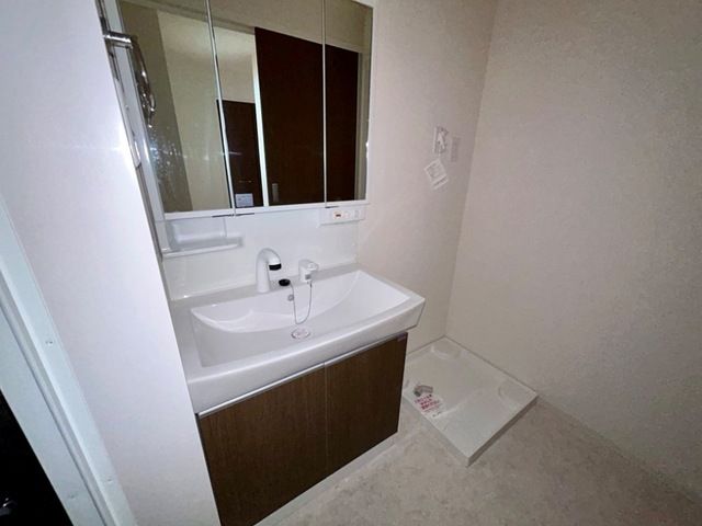 ��ʌ��������܎s�΋揼�؂R���ڂ̃A�p�[�g�̐��ʏ�