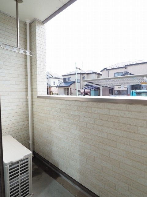 ��ʌ��������܎s��΋���̏o���̃A�p�[�g�̃o���R�j�[